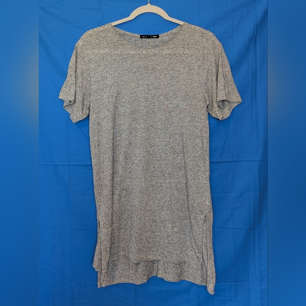 rag & bone lightweight tunic tee, size small. Perfect with leggings or as a mini